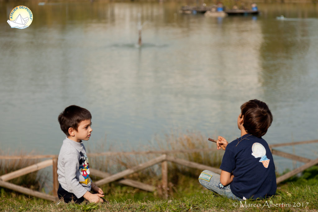 bambini al laghetto bambini al laghetto